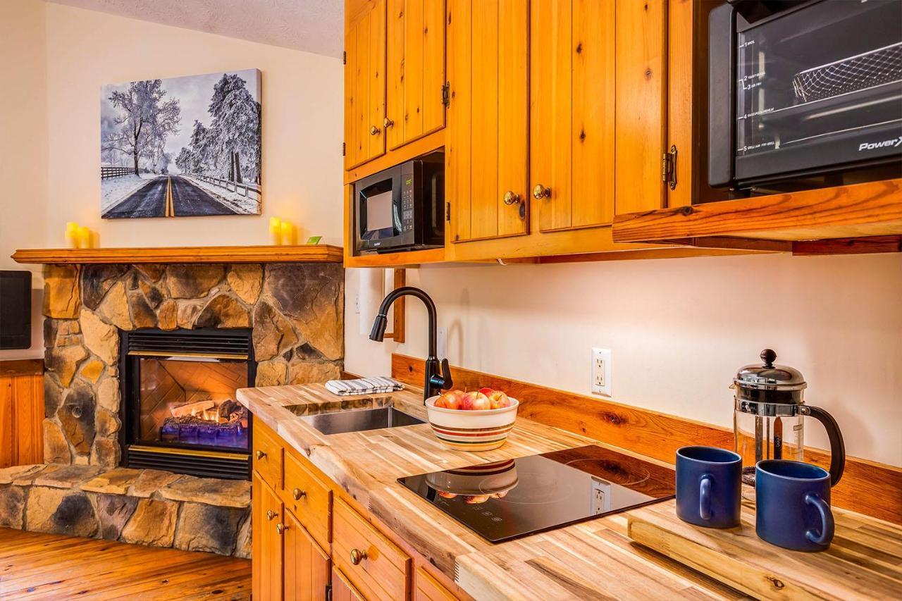 Love Ridge Mountain Lodging Lyndhurst Ngoại thất bức ảnh