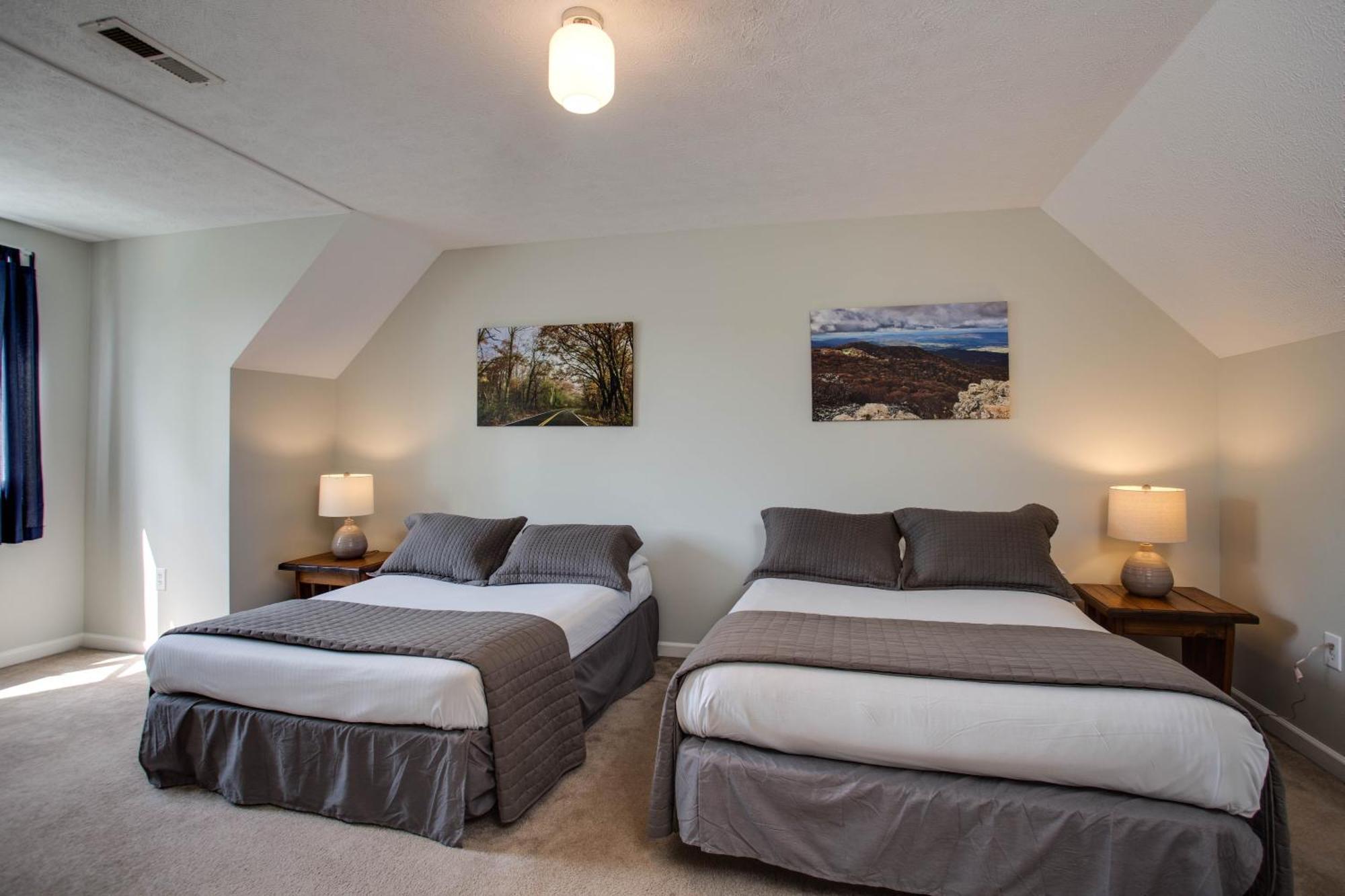 Love Ridge Mountain Lodging Lyndhurst Ngoại thất bức ảnh