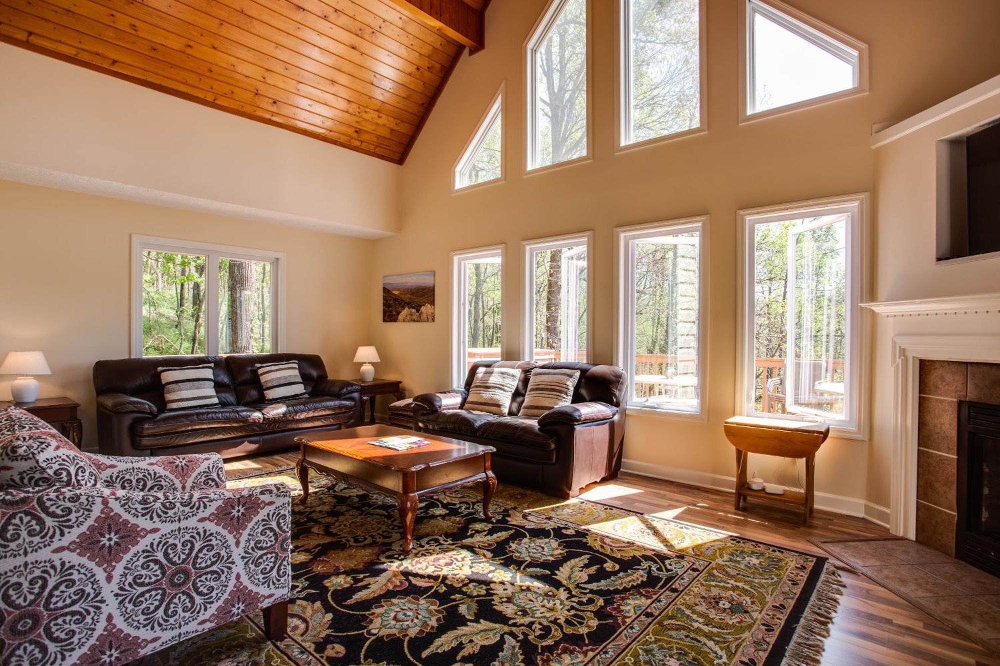 Love Ridge Mountain Lodging Lyndhurst Ngoại thất bức ảnh