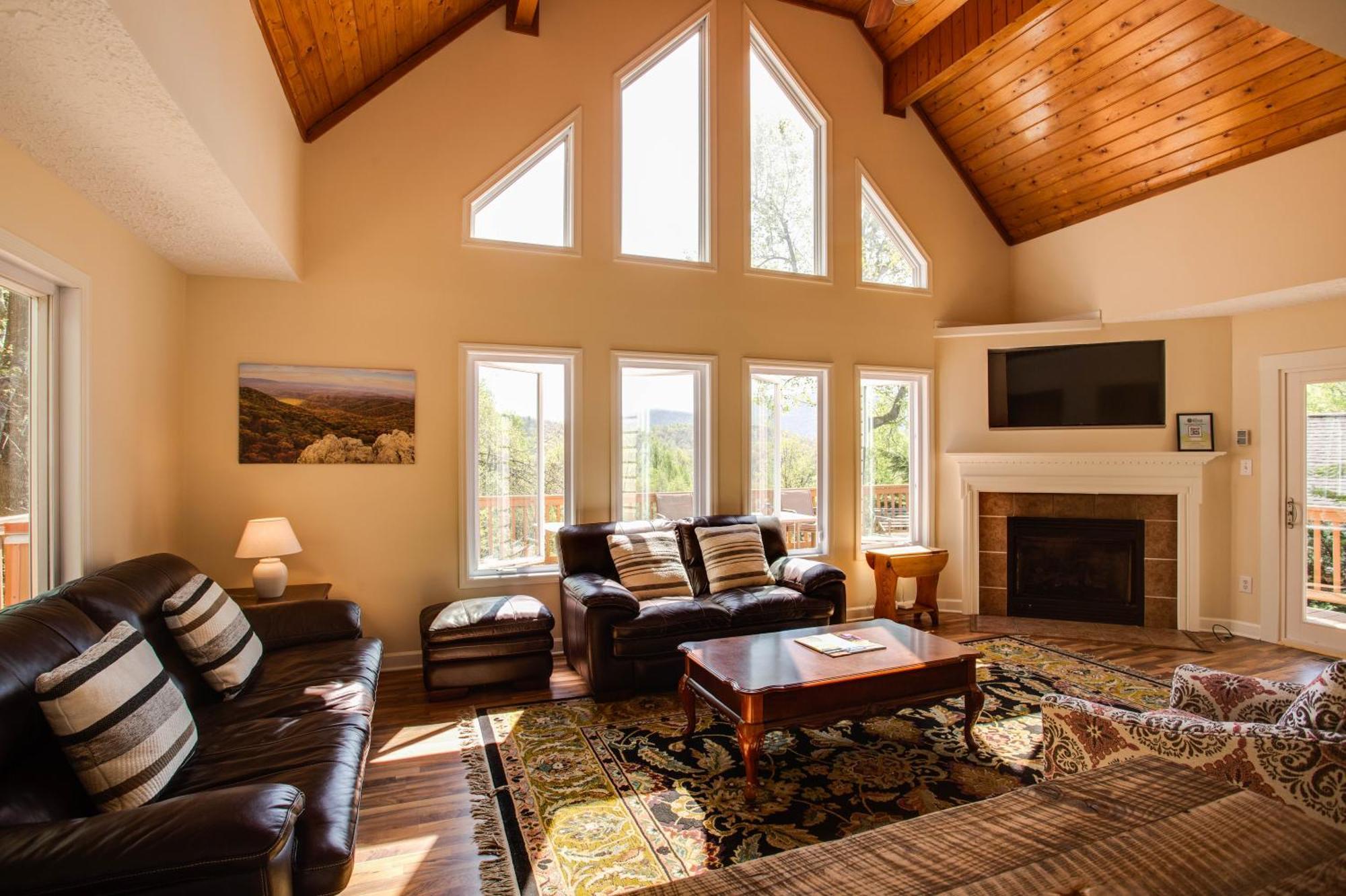 Love Ridge Mountain Lodging Lyndhurst Ngoại thất bức ảnh