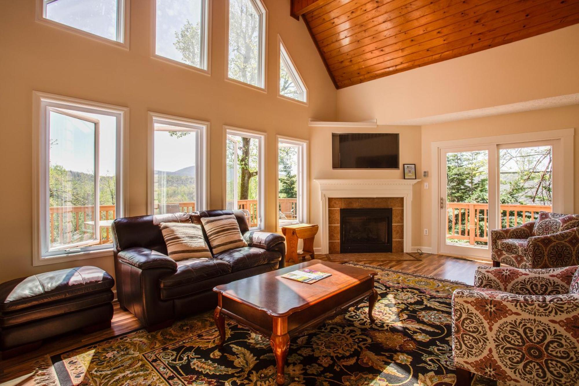 Love Ridge Mountain Lodging Lyndhurst Ngoại thất bức ảnh